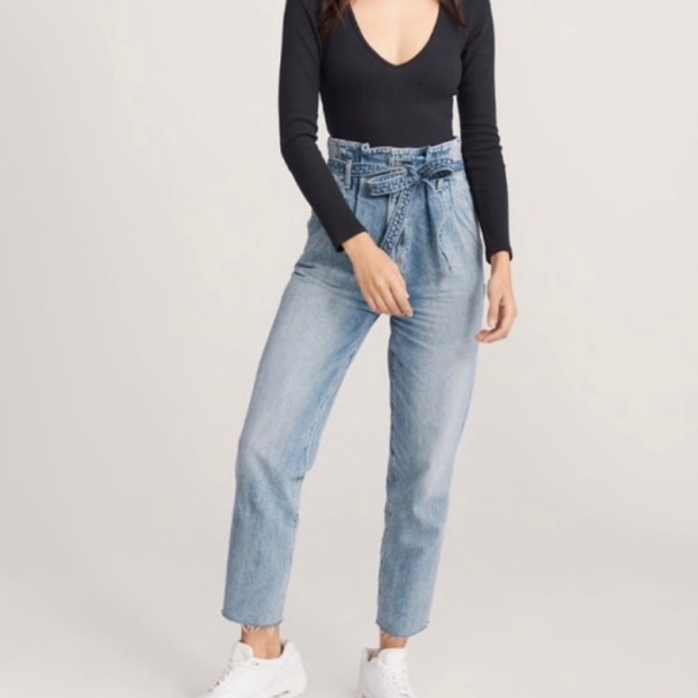 Abercrombie & Fitch Mom Jeans Paper Bag Waist Size 6 28